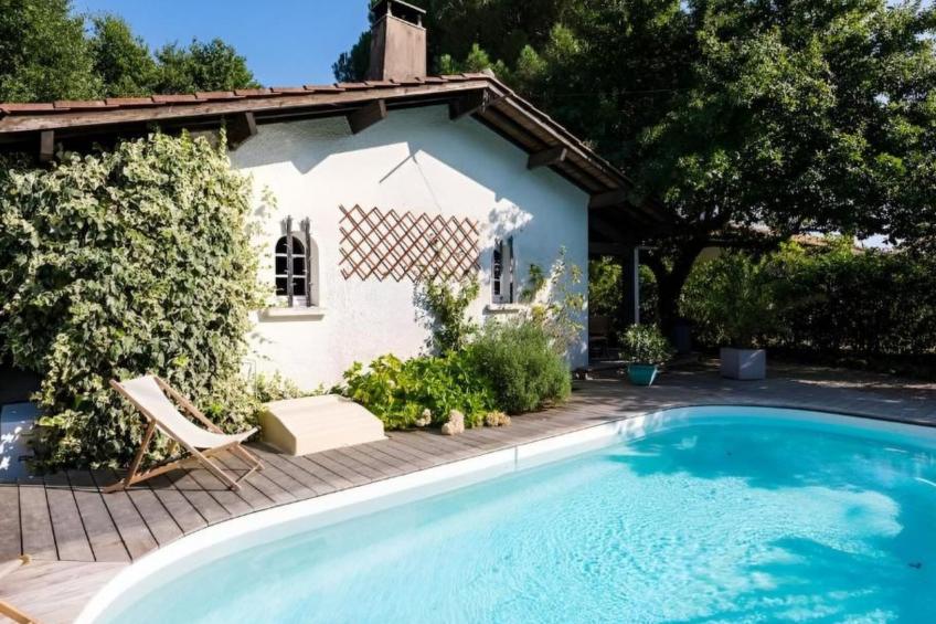 10 p mit beheiztem Pool