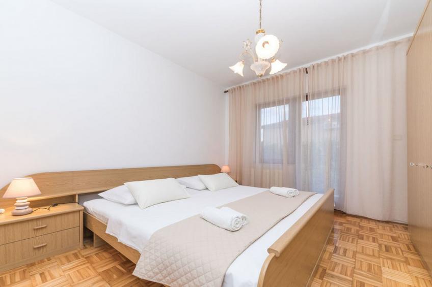 Relaxing Holiday Home with Pool, Fitness Area, and Entertainment Facilities - Six Bedroom Holiday Home - foto 18