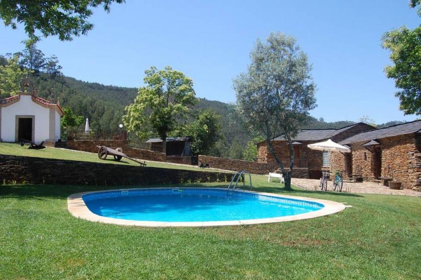 Villa mit Garten, Grill und Terrasse