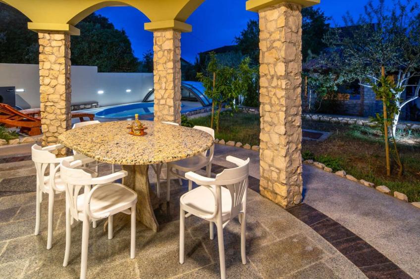 Charming Villa Rea, 8+2 with heated pool - foto 54