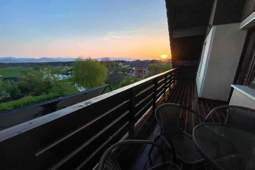 Vibrant and Charming Apartment with Balcony and Mountain View - Two Bedroom Apartment with Balcony and Mountain View - foto 15