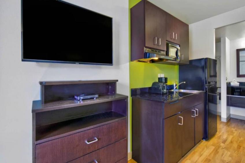 1 KING BED  NON-SMOKING KITCHEN - foto 5