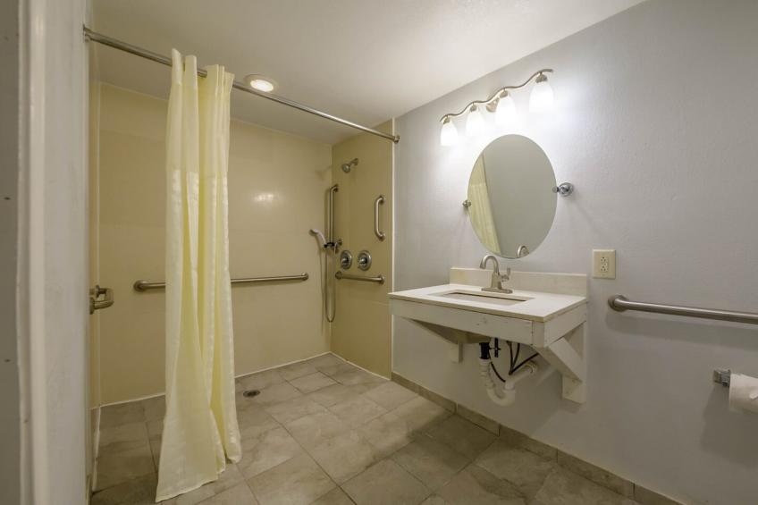 1 King Bed  Smoking Kitchen - foto 65