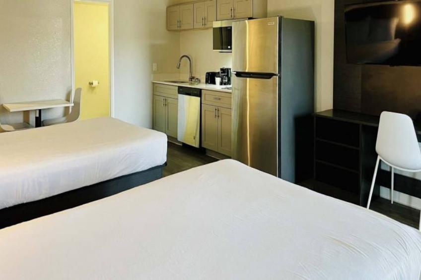 2 Full Beds  Kitchen Non-Smoking - foto 16