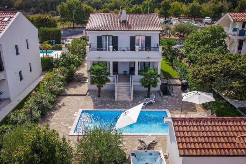 Holiday house with private pool and spa - BF-XHK6D - foto 8