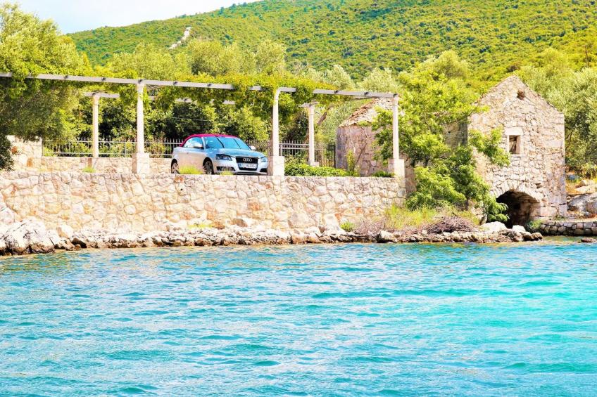 Anwesen mit Blick auf das Wasser - foto 15