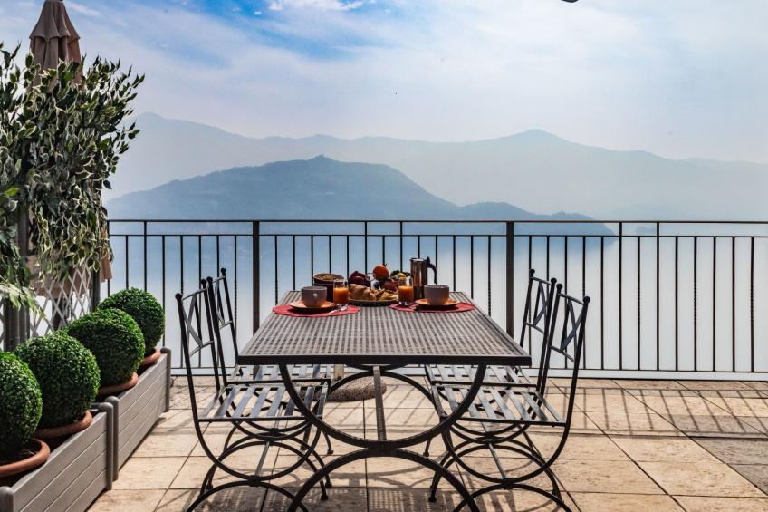 Terrazza a Lago - Zweizimmerwohnung mit Terrasse und Schwimmbad