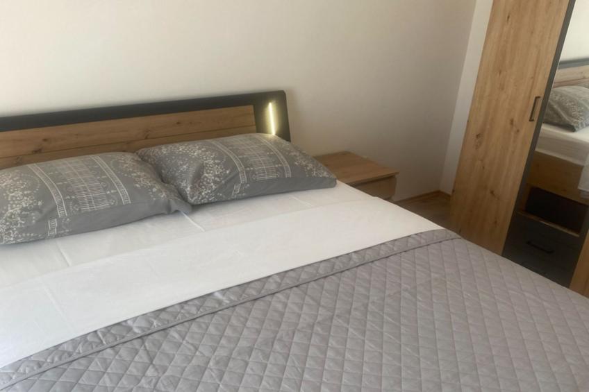 Apartments Danijela & Vlado - One Bedroom Apartment with Balcony and  Garden View - foto 3