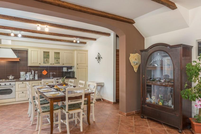 Gemütliches Ferienhaus in Peresiji mit Grill und Terrasse - foto 24