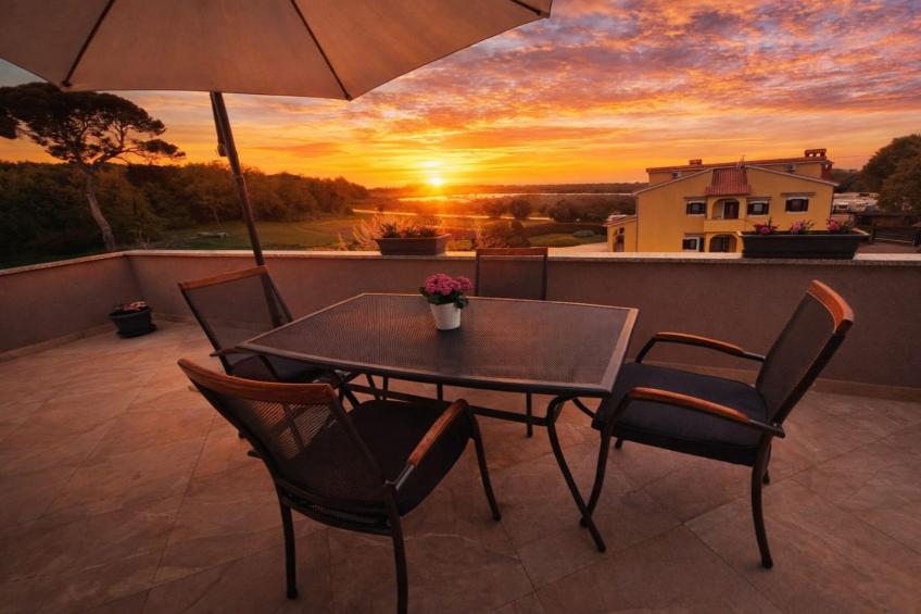 Apartments Sunset - Two bedroom Apartment with Terrace and Sea View (Gornji) - foto 17