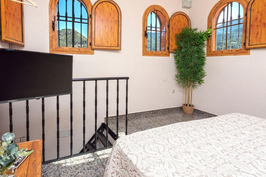 Familienhaus mit großzügigen Außenanlagen - foto 30