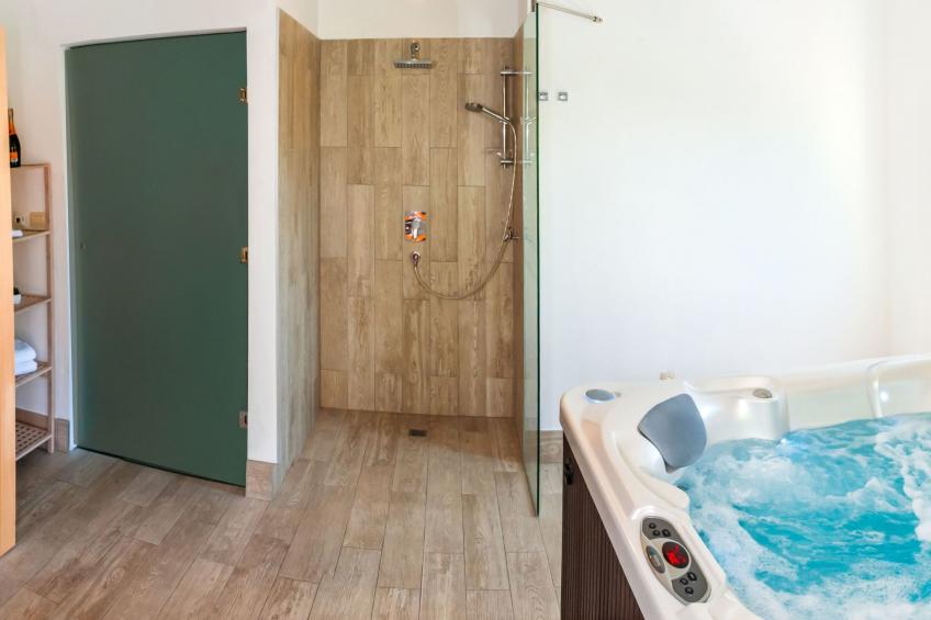 Villa Mosor mit beheiztem Salzwasserpool und Sauna - foto 37