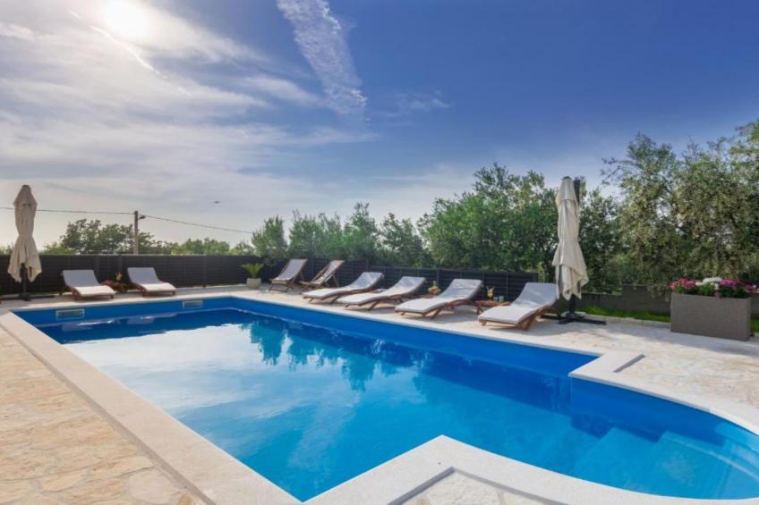 Holiday House BALEN with Swimming Pool - Six Bedroom Holiday House With Pool - foto 34