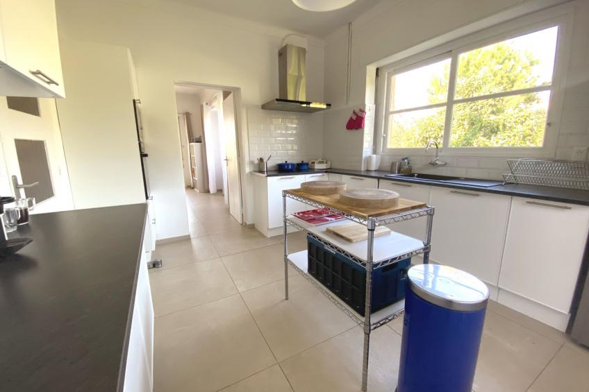 Geräumige und elegante Villa mit großem Garten, Swimmingpool und 3 Schlafzimmer - foto 21