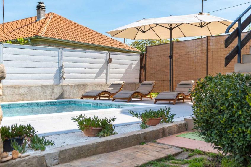 Vakantiewoning met airconditioning en zwembad - BF-C59XJ - foto 9