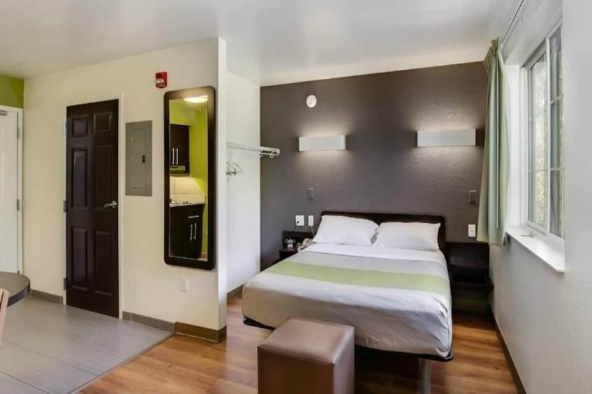 1 QUEEN BED  NON-SMOKING - foto 18