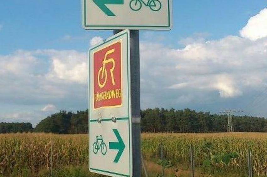 in ruhiger Lage am Waldrand mit Terrasse und großem Grundstück - foto 6