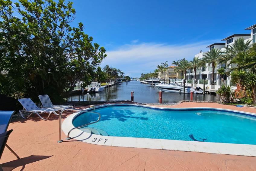 Gemütliches Duplex mit Blick auf das Wasser, in der Nähe des Strandes