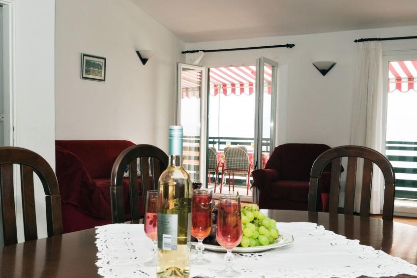 Große Ferienwohnung in Duće mit Privatem Balkon und Meerblick - foto 14