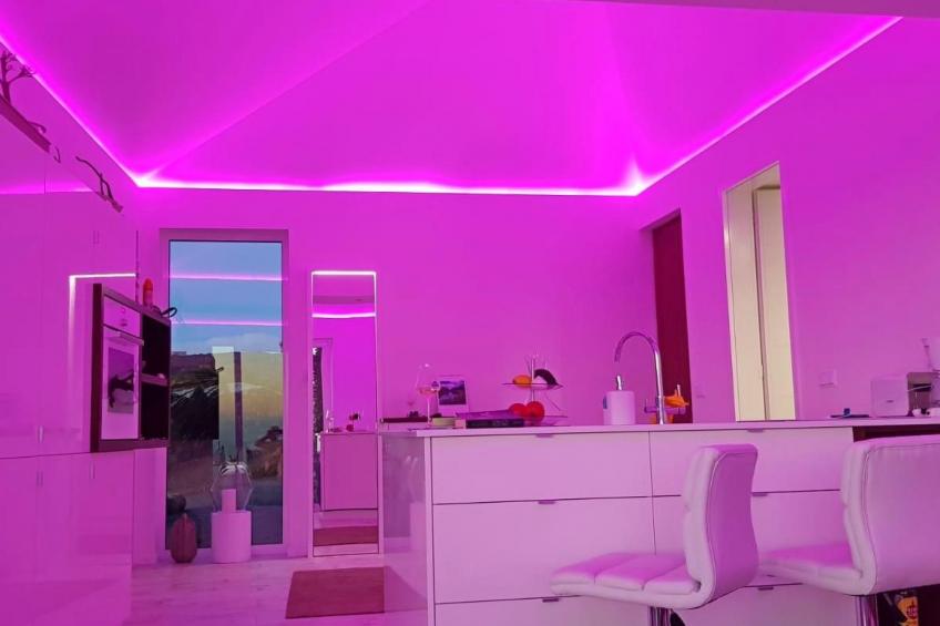 Moderne Architekten-Villa mit Infinity-Pool und Meerblick - foto 46