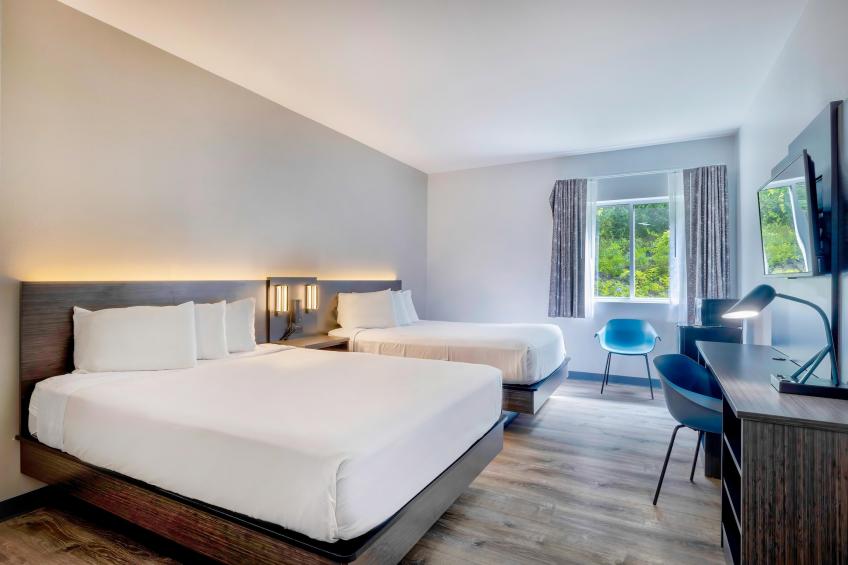 2 Queen Beds  Non-Smoking