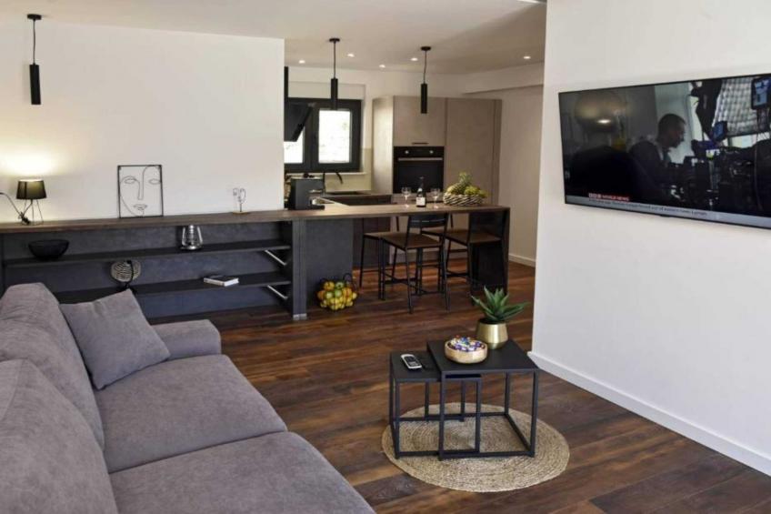 Luxury Slatine Apartments with Terrace and Garden - One Bedroom Apartment with Terrace