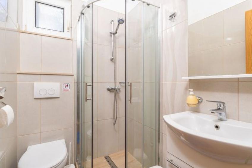 Beachfront Apartment house Hon with pool - foto 49