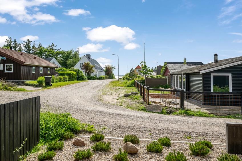 "Eino" - 150m from the sea