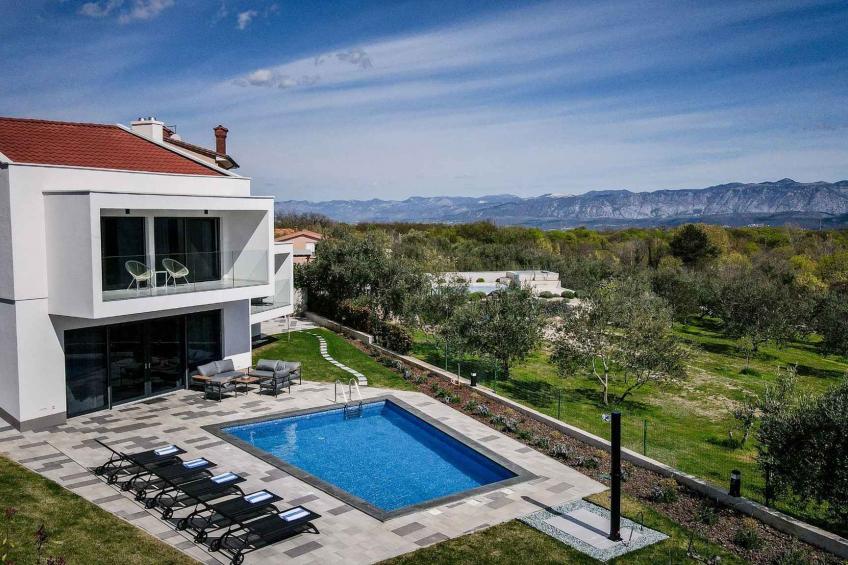 Villa met airco en buitenzwembad - BF-9K58Z - foto 15