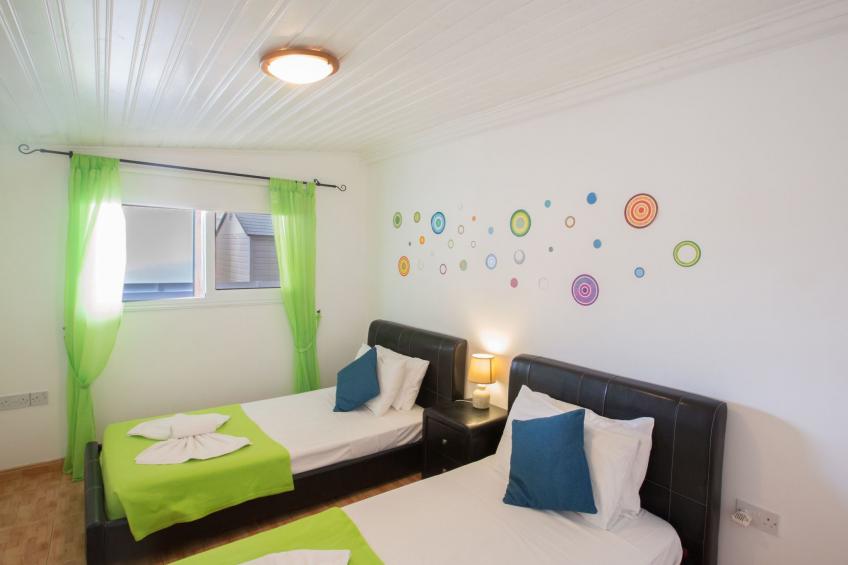Geräumige Villa mit 3 Schlafzimmern und Pool in Protaras - foto 13