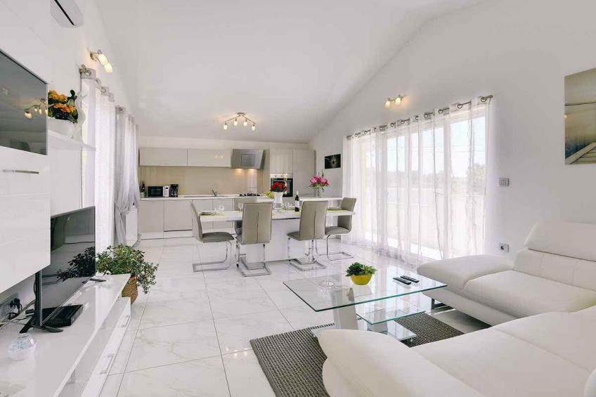 Holiday house with pool - BF-44NCD