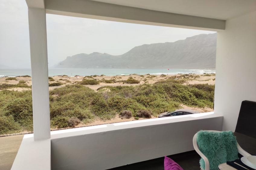 in Caleta De Famara mit Terrasse