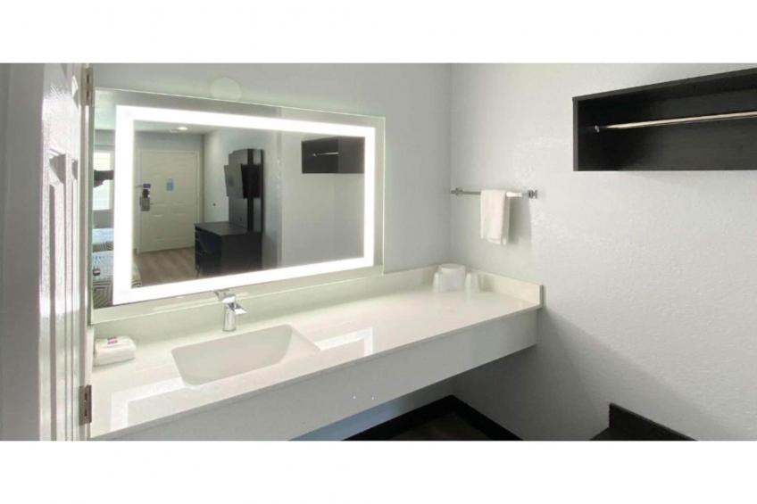 2 Queen Beds  ADA/Tub - foto 10