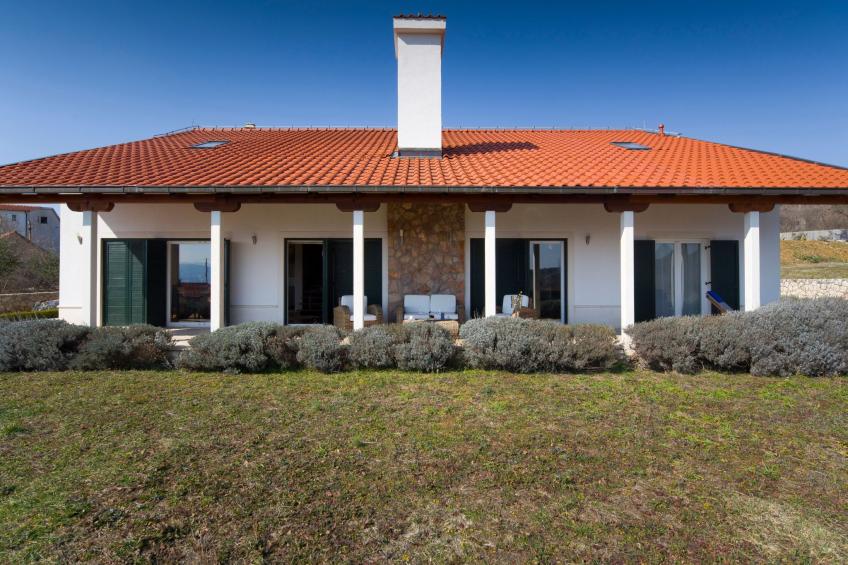 Ferienvilla mit Garten, Grill und Terrasse