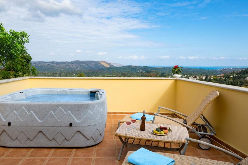 "Villa Erontas" mit Blick auf das Wasser