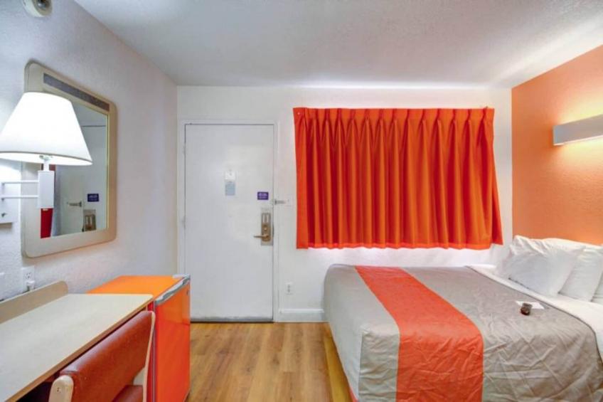 1 Queen Bed  Smoking - foto 10