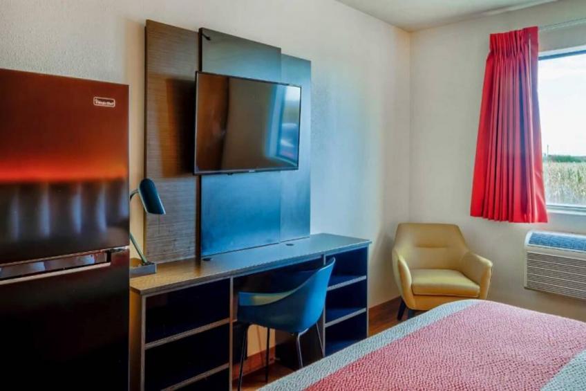 3 Queen Beds  Non-Smoking Micfridge - foto 17