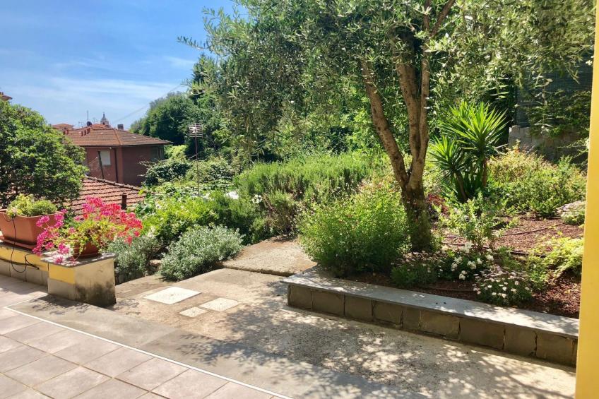 Wohnung mit großer privater Terrasse im Grünen - foto 2