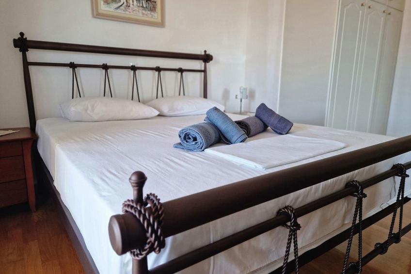 Vollständig umschlossene und großzügig angelegte dreistöckige Ferienvilla mit f - foto 23