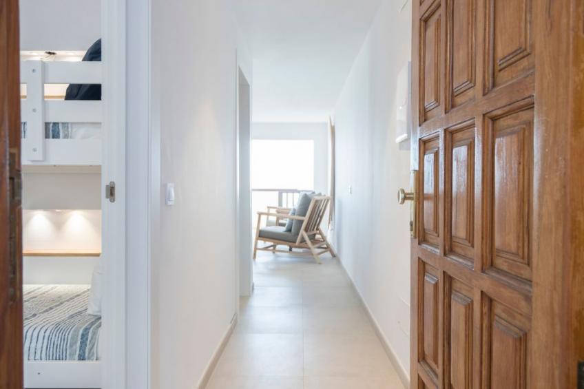 Helle Wohnung mit atemberaubender Aussicht auf das Meer und den Strand - foto 9