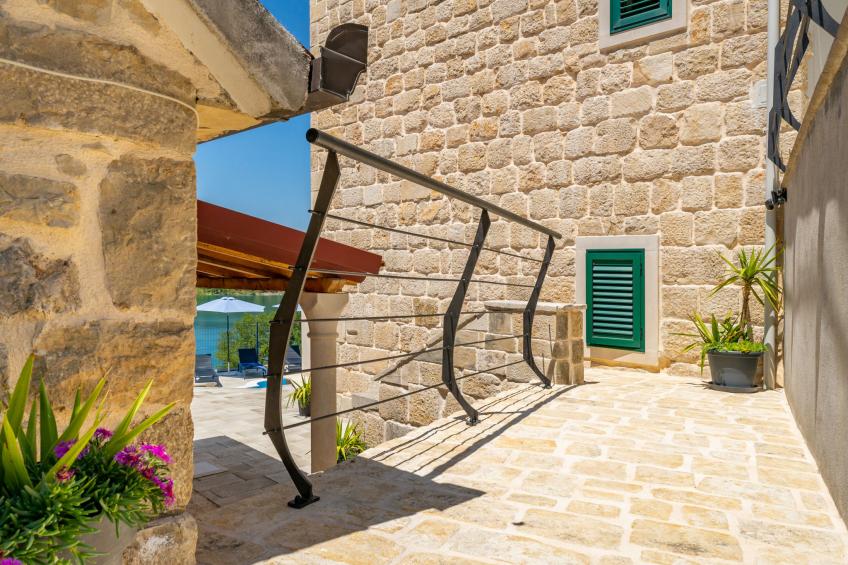 Escape on lake - foto 35