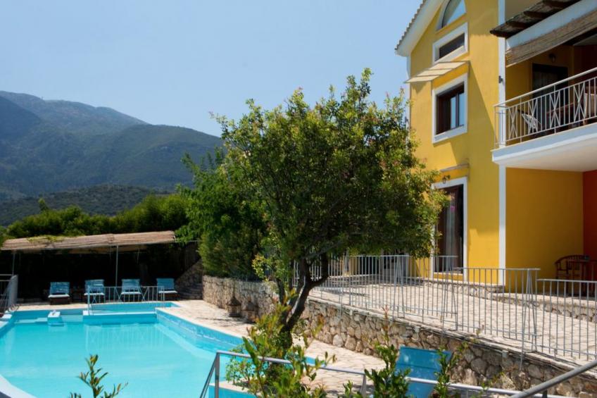 Luxuriöse Villa mit Infinity-Pool und Panoramablick