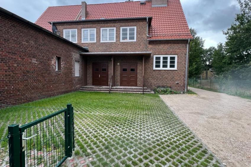 Große, möblierte Wohnung mit Garten