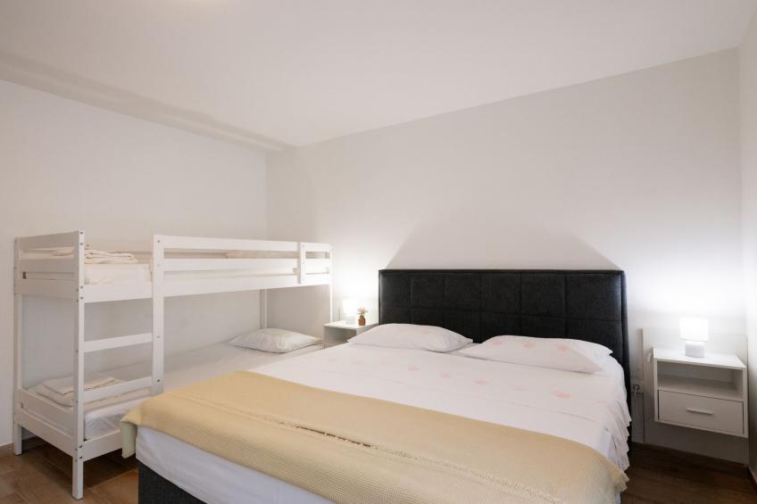 Three-Bedroom House - foto 14