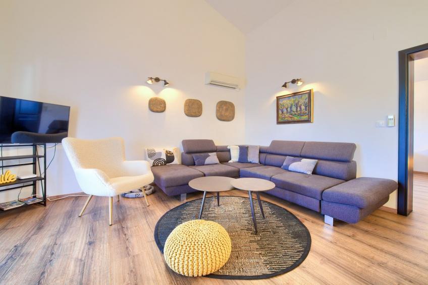 Elegant and Vibrant Apartment with Terrace and Sea View - Two Bedroom Apartment with Terrace and Sea View