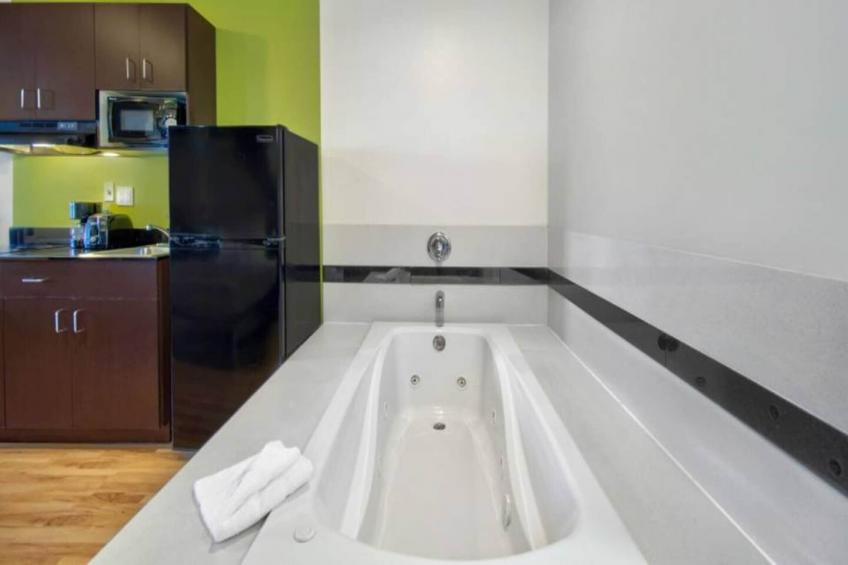 1 KING BED  NON-SMOKING KITCHEN - foto 16