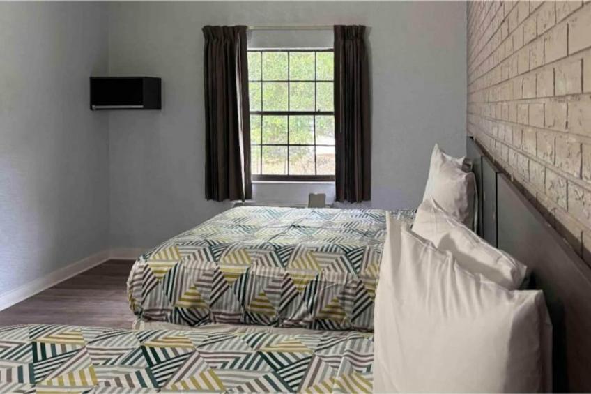 2 Full Beds  ADA/Tub - foto 5