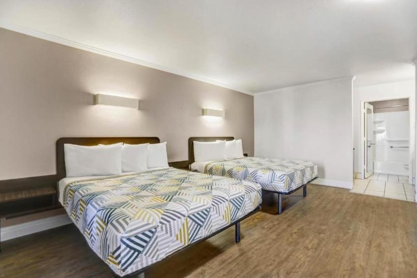 2 Queen Beds  ADA/RI Shower/Non-Smoking - foto 15