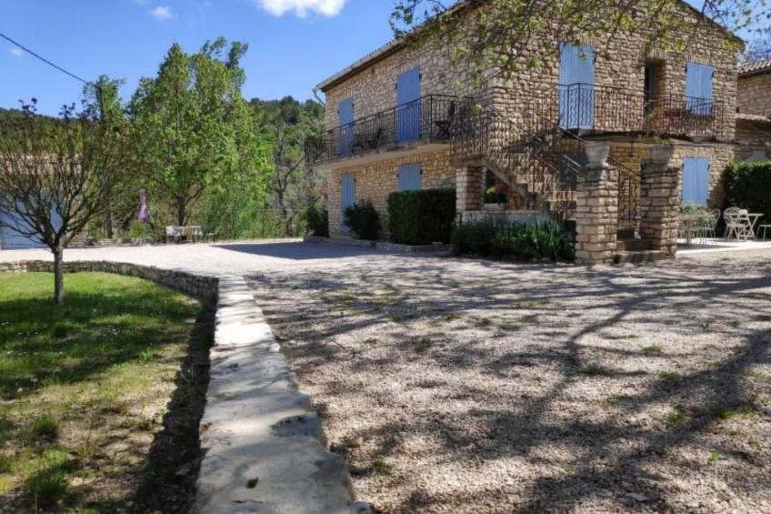 Schöne provenzalische Villa Les Carlets mit Pool - foto 20