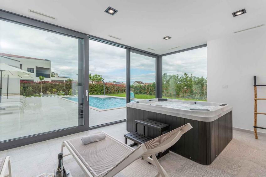 Villa met privézwembad en jacuzzi - BF-MMXRZ - foto 39